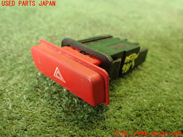 2UPJ-98136290]ハイエースバン200系(KDH201V)ハザードスイッチ 中古_m0001.jpg