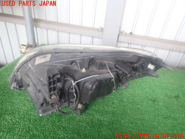 2UPJ-98401130]ボルボ・XC60(DB6304TXC)右ヘッドライト HID (30763138