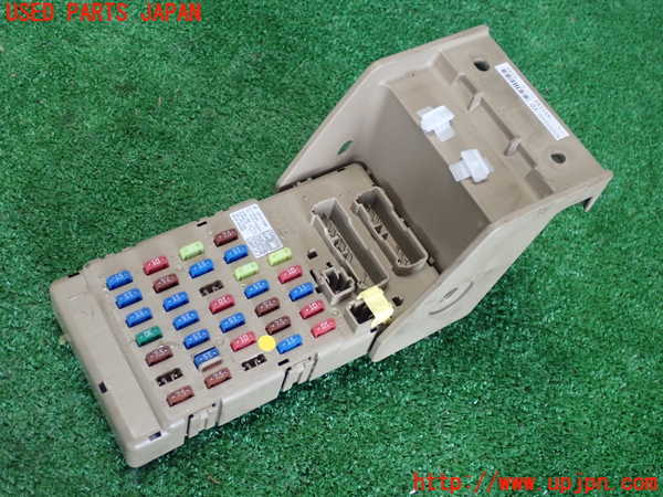 2UPJ-98416742]エクシーガ(YA5)ヒューズボックス2 (室内) 中古