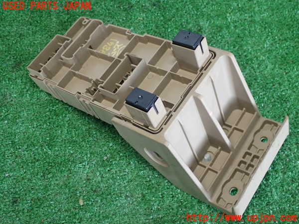 2UPJ-98416742]エクシーガ(YA5)ヒューズボックス2 (室内) 中古