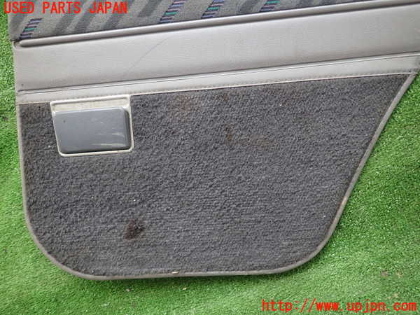 2UPJ-98601294]ランクルプラド(KZJ78W)右後ドア内張り 中古_m0003.jpg