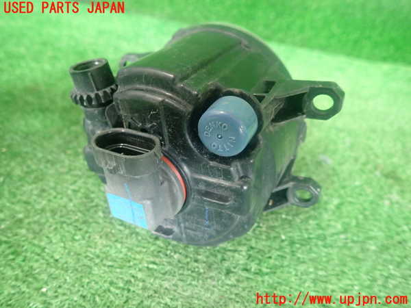 2UPJ-98641182]レクサス・CT200h(ZWA10)左フォグ 中古_m0002.jpg
