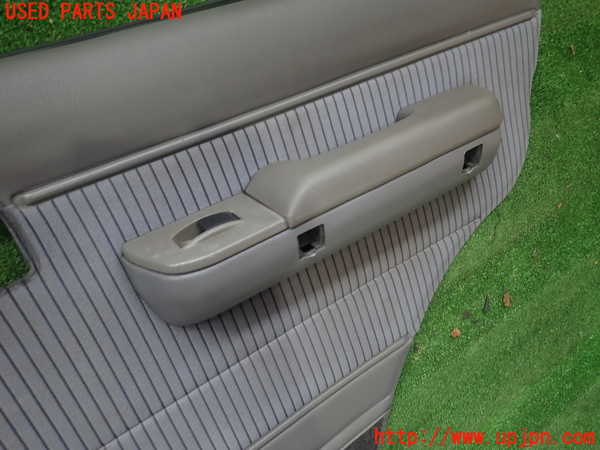 2UPJ-98891294]ランクルプラド(LJ78W)右後ドア内張り 中古_m0002.jpg