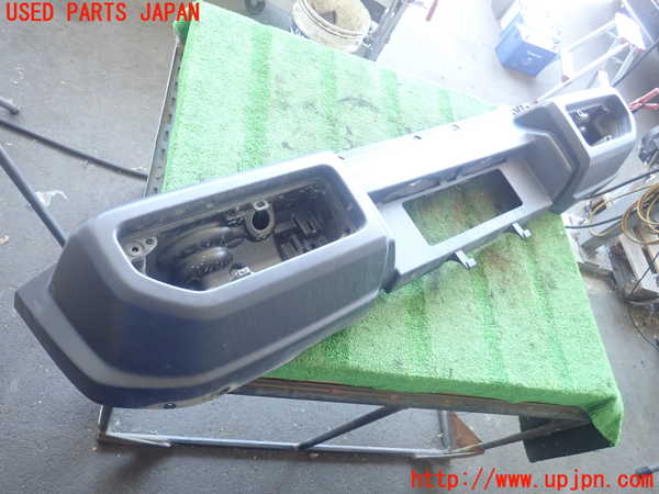 2UPJ-99211610]ジムニー シエラ(JB74W)リアバンパー 中古_m0001.jpg