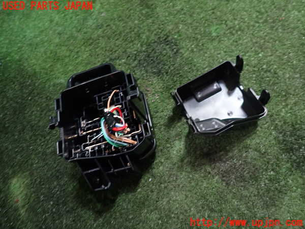 5UPJ-99536743]レクサス・UX250h(MZAH10)ヒューズボックス3 (室内ラゲッジ) 中古_m0004.jpg
