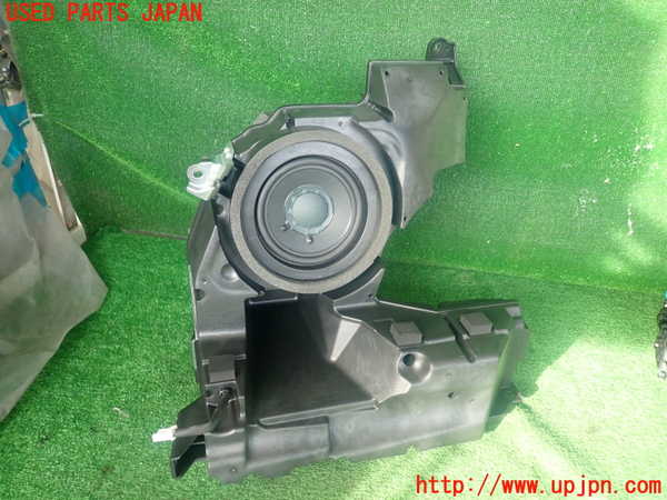 2UPJ-99706530]レクサス・CT200h(ZWA10)ウーハー 中古_m0001.jpg