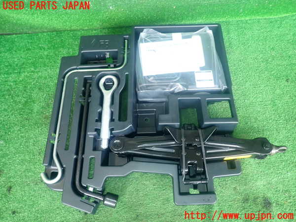 2UPJ-99827805]レクサス・CT200h(ZWA10)車載工具 中古_m0003.jpg