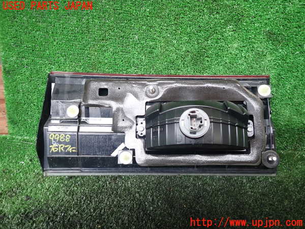 1UPJ-99881550]デリカD：5(CV1W)右リアフィニッシャー 中古_m0002.jpg