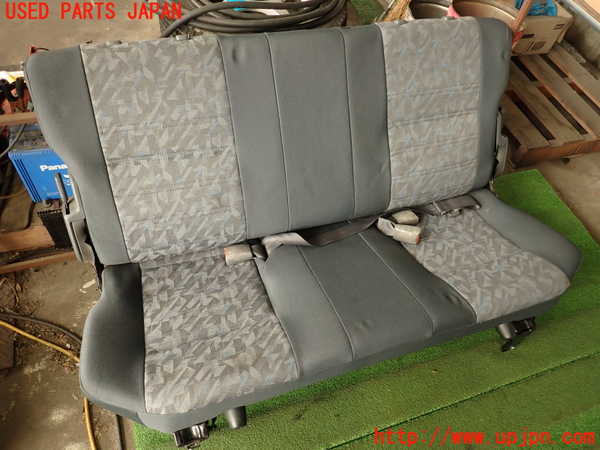 70AA04X1 様用出品 2UPJ-10227385]ランクル70系(HZJ77HV(改))リアシート 中古 の