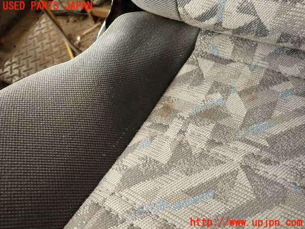 70AA04X1 様用出品 2UPJ-10227385]ランクル70系(HZJ77HV(改))リアシート 中古 の