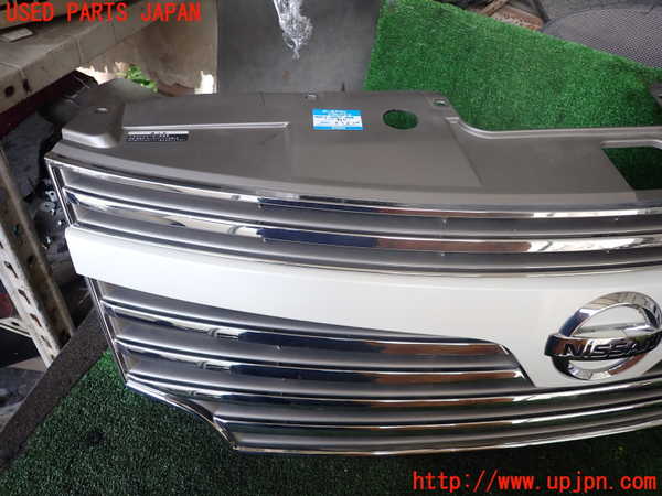 1UPJ-10581050]エルグランド E52系(PNE52)ラジエターグリル 中古_m0003.jpg