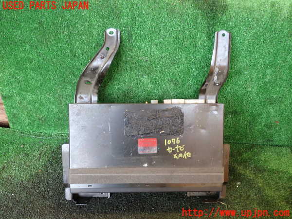 1UPJ-10766589]ランクル100系(UZJ100W)カーナビゲーション 中古_m0001.jpg