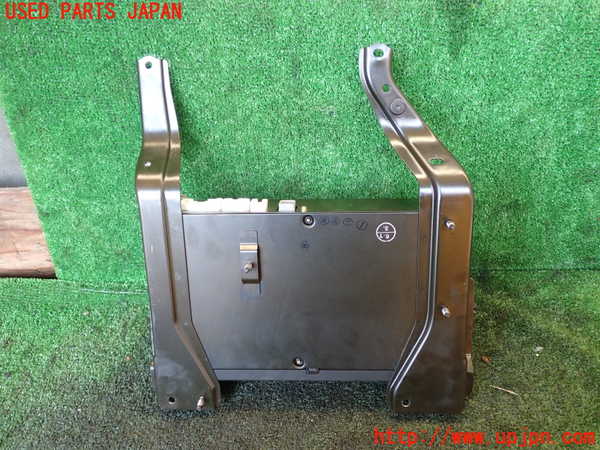 1UPJ-10766589]ランクル100系(UZJ100W)カーナビゲーション 中古_m0003.jpg
