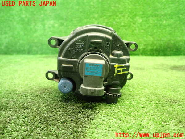 1UPJ-11051182]レクサス・CT200h(ZWA10)左フォグ 中古_m0002.jpg
