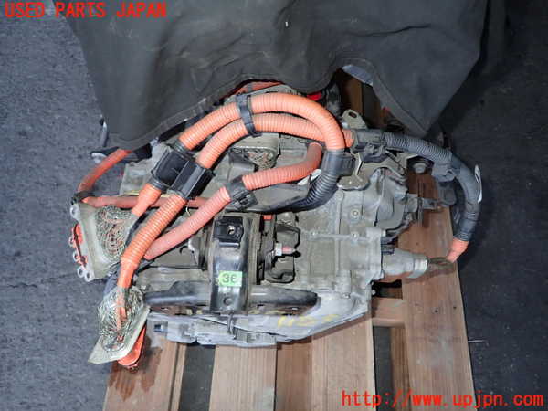 1UPJ-11053010]レクサス・CT200h(ZWA10)ミッション AT 2ZR-FXE 中古_m0003.jpg