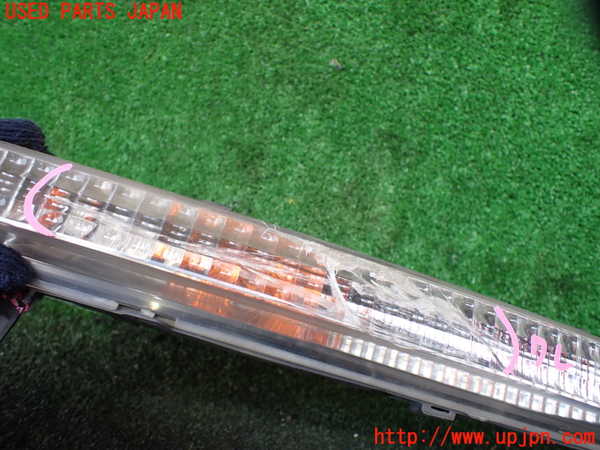 1UPJ-11301152]アウディ・Q7(4LBHKS)左コーナーランプ 中古_m0002.jpg