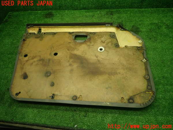 1UPJ-11311234]スカイライン(HR30)右前ドア内張り ジャンク_m0004.jpg