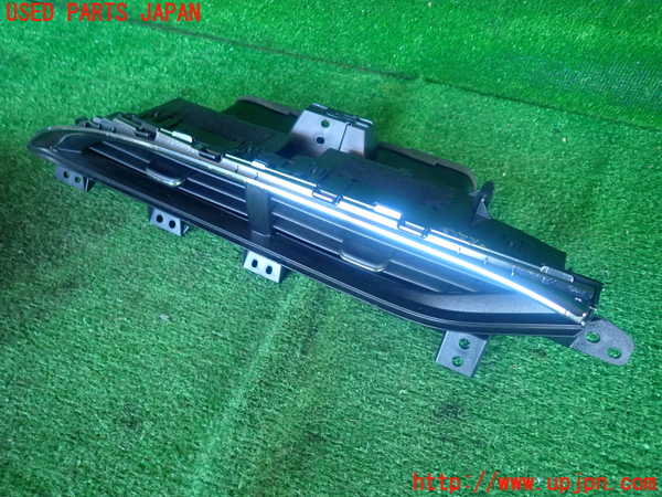 5UPJ-11427528]ヴィッツ(Vitz)(NCP131)エアコン吹き出し口3