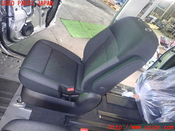 運転席 槌屋ヤック株式会社