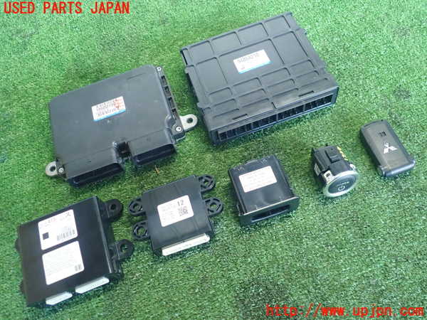 2UPJ-12496110]アウトランダーPHEV(GG3W)エンジンコンピューター