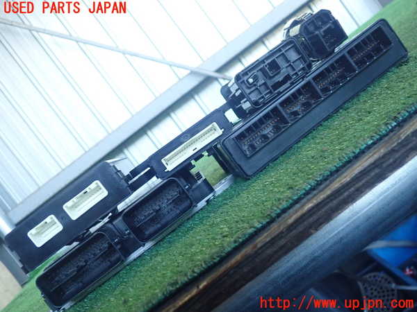 2UPJ-12496110]アウトランダーPHEV(GG3W)エンジンコンピューター