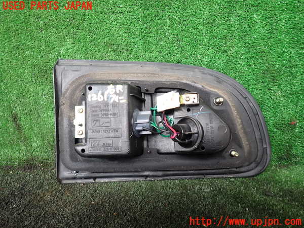 1UPJ-12611550]デリカ スペースギア(PD6W)右リアフィニッシャー 中古_m0002.jpg
