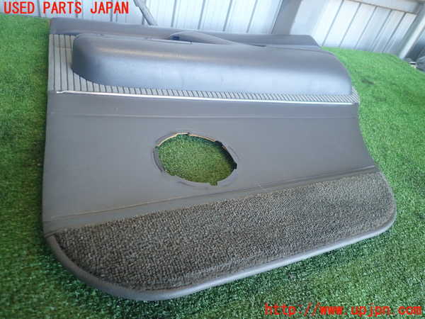 2UPJ-12681294]ランクル80系(FZJ80G)右後ドア内張り 中古_m0003.jpg