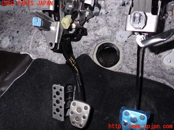 5UPJ-12917590]GR86(BRZ)(ZN8)クラッチペダル 中古 の商品画像