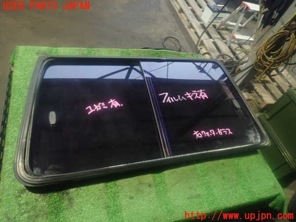 2UPJ-13211380]ランクルプラド(LJ71G)右クォーターガラス ジャンク品_m0001.jpg