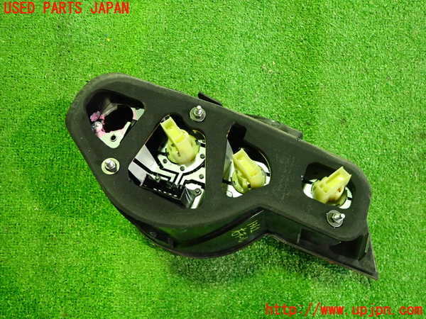 2UPJ-13621530]BMW Z4 ロードスター(BT30)右テールランプ 【ジャンク品】 中古 【E85】_m0002.jpg