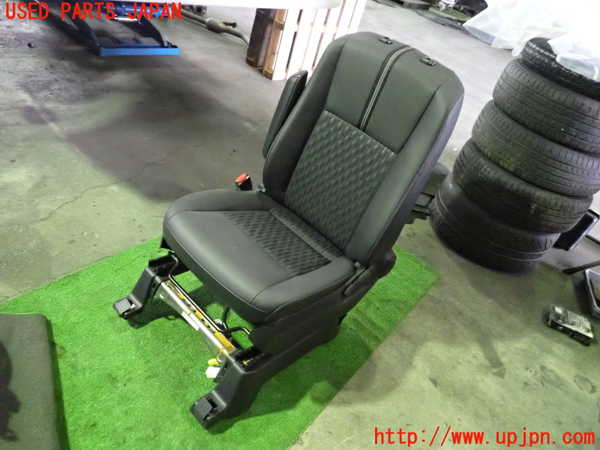 5UPJ-13677065]ノア(ヴォクシー)(MZRA90W)助手席シート 中古_m0001.jpg