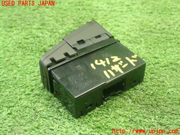 5UPJ-14126290]スイフトスポーツ(ZC33S)ハザードスイッチ 中古