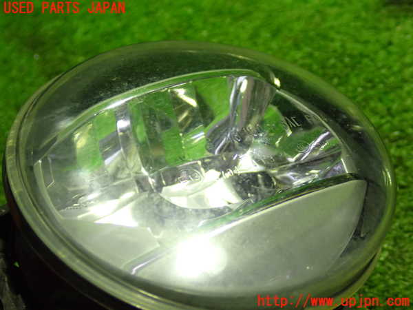 5UPJ-14151180]ハリアー(ZSU60W)右フォグ 中古_m0002.jpg