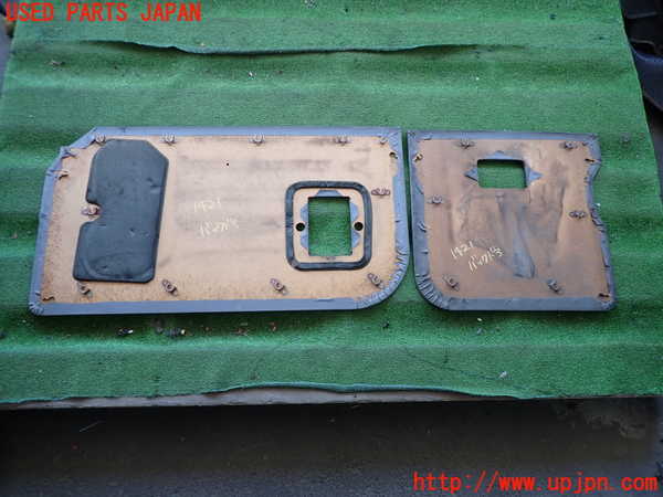 2UPJ-14211578]ランクルプラド(LJ78W)バックドア内張り 中古_m0005.jpg