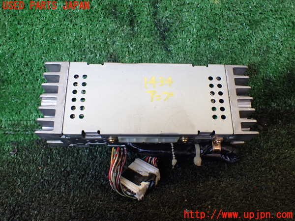 5UPJ-14346525]ランクル80系(HDJ81V)アンプ 中古_m0003.jpg
