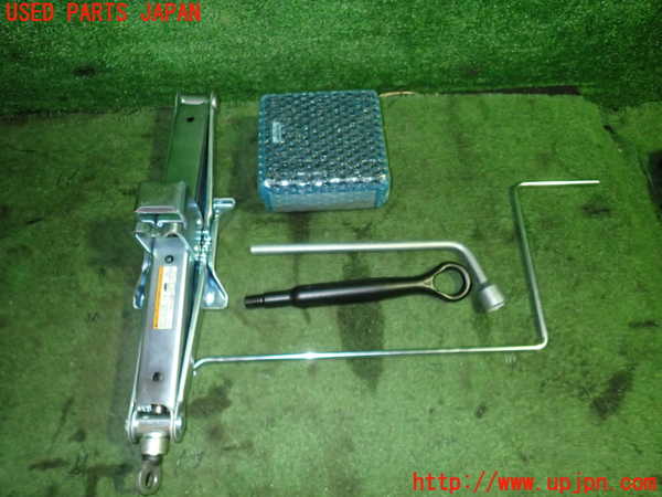 5UPJ-14457805]レクサス・RX450h(GYL20W)車載工具 中古_m0001.jpg