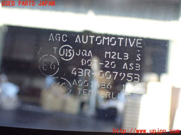 5UPJ-14501380]アウトランダーPHEV(GG3W)右クォーターガラス (43R-007953 M2L3) 中古_m0002.jpg