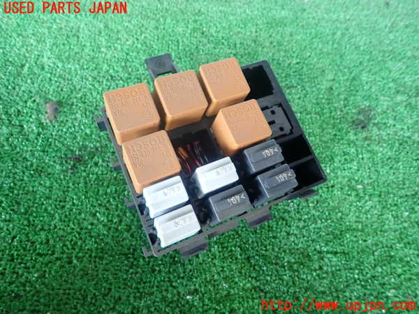 5UPJ-14526742]ポルシェ・ボクスター(98726)ヒューズボックス2 中古_m0001.jpg