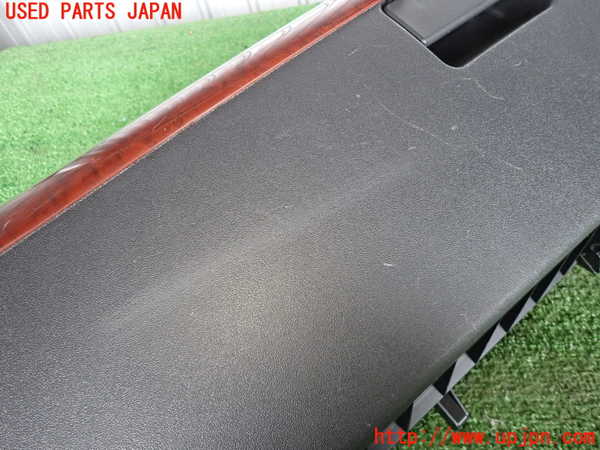 5UPJ-14647516]ハイエースバン200系(KDH206V)グローブボックス1 中古_m0002.jpg