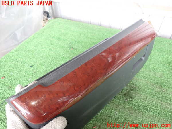 5UPJ-14647516]ハイエースバン200系(KDH206V)グローブボックス1 中古_m0003.jpg