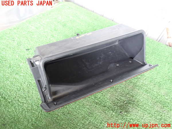 5UPJ-14647516]ハイエースバン200系(KDH206V)グローブボックス1 中古_m0004.jpg