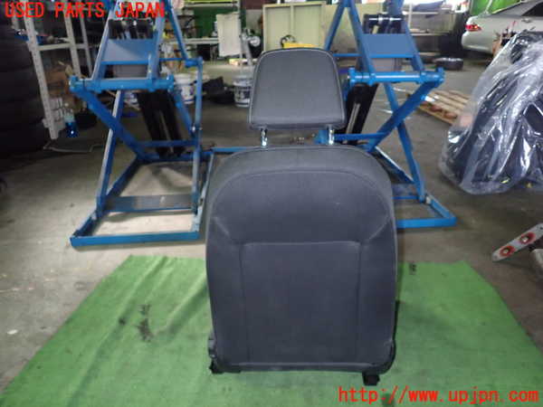 5UPJ-14697065]アウディ・A1 スポーツバック(GBDKL)助手席シート 中古_m0004.jpg