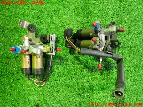 5UPJ-14765540]ソアラ(UZZ31)エアサスソレノイドバルブ 中古_m0002.jpg