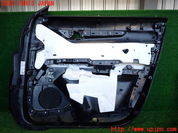 2UPJ-14821264]CX-5(KF2P)左前ドア内張り 中古 の商品画像