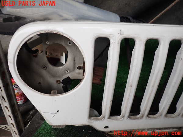 5UPJ-14831050]ジープラングラー(TJ40H)ラジエターグリル 中古_m0002.jpg