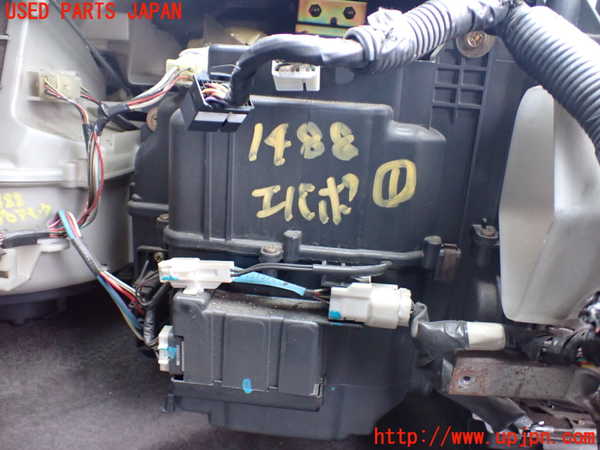5UPJ-14886081]ハイラックスサーフ(KDN185W)エバポレーター1 中古_m0001.jpg