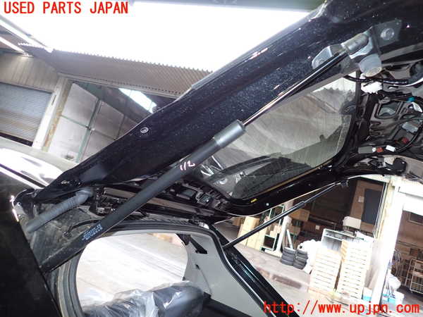 5UPJ-14911584]ヴェゼル(RV3)リアゲートダンパー 中古_m0001.jpg