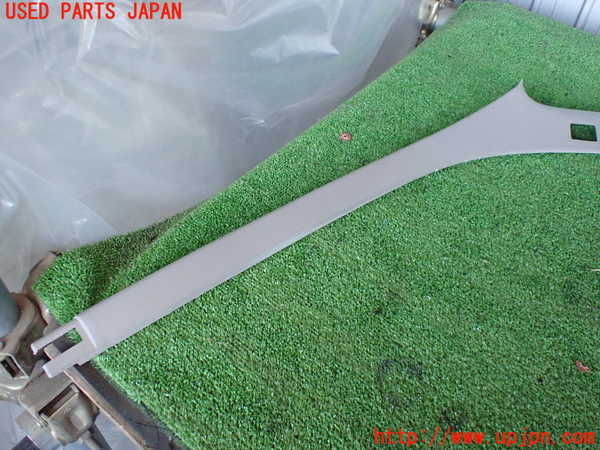 2UPJ-14957660]ハイラックスサーフ(VZN185W)左フロントピラートリム 中古_m0002.jpg