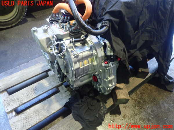 2UPJ-14993010]アウトランダーPHEV(GG3W)ミッション AT 4WD 中古_m0001.jpg