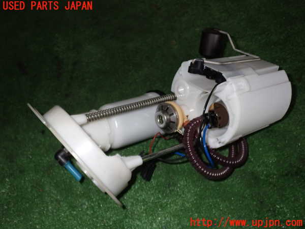 5UPJ-15162510]BMW M135i F20 (1B30)燃料ポンプ 中古_m0002.jpg